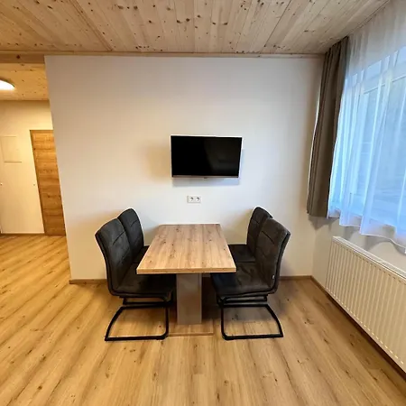 Apartment Alpin 102 *